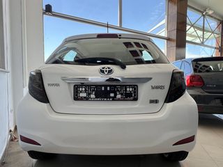 Toyota Yaris 2014 1.5 HYBRID ACTIVE-thumb-8