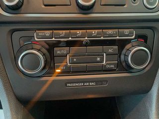 Volkswagen Golf 2010 1,6 TDI (από 86,70€/ μήνα)-thumb-25