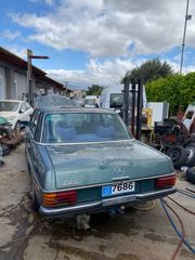 Mercedes-Benz 220 1971-thumb-1