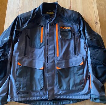 ΜΠΟΥΦΑΝ CARLSBAD JACKET ASPHALT/STRIKE ORANGE