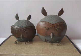 Μεταλλικές διακοσμητικές κουκουβάγιες.