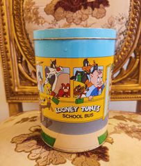 Συλλεκτικό τσίγκινο  κουτί Looney Tunes School Bus (1990) Bugs 50th trademarklogo of Warner Bros Inc 1989