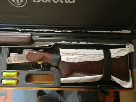 Beretta 682 Gold σε άριστη κατάσταση, ανθρακί σκελετός.