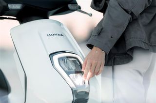 Honda 2024 EM1 e 1.7 KW 90 Nm-thumb-1