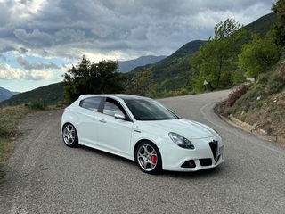 Alfa Romeo Giulietta '12 Quadrifoglio Verde (QV)