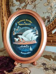 Η γέφυρα και η Όπερα του Σίδνεϊ της Αυστραλίας σε επιτραπέζιο διακοσμητικό καδράκι