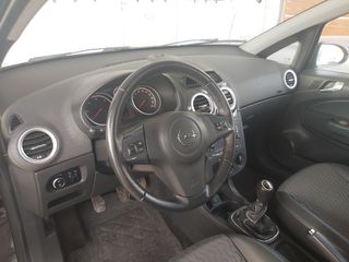 Opel Corsa 2011-thumb-7