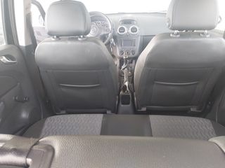 Opel Corsa 2011-thumb-12
