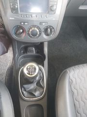 Opel Corsa 2011-thumb-13