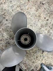 Προπέλα solas 15*19 αριστερη-thumb-1