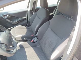 Peugeot 208 2016 1.6 BlueHDi-thumb-7