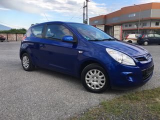 Hyundai i 20 2011-thumb-1