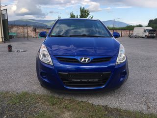 Hyundai i 20 2011-thumb-2