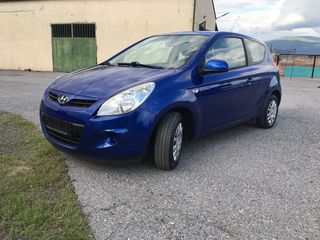 Hyundai i 20 2011-thumb-3