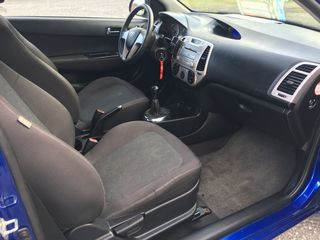 Hyundai i 20 2011-thumb-10