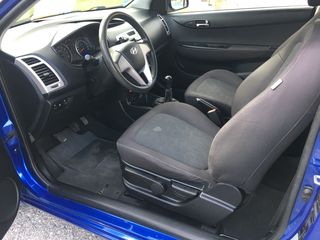 Hyundai i 20 2011-thumb-12