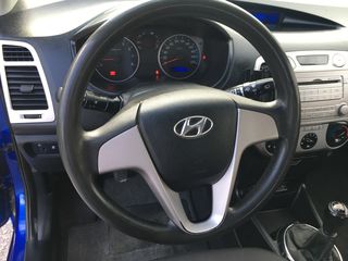 Hyundai i 20 2011-thumb-13