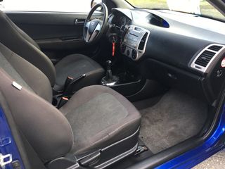 Hyundai i 20 2011-thumb-16