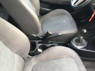 Hyundai i 20 2011-thumb-18