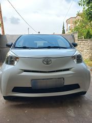 Toyota iQ 2010