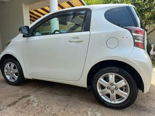 Toyota iQ '10