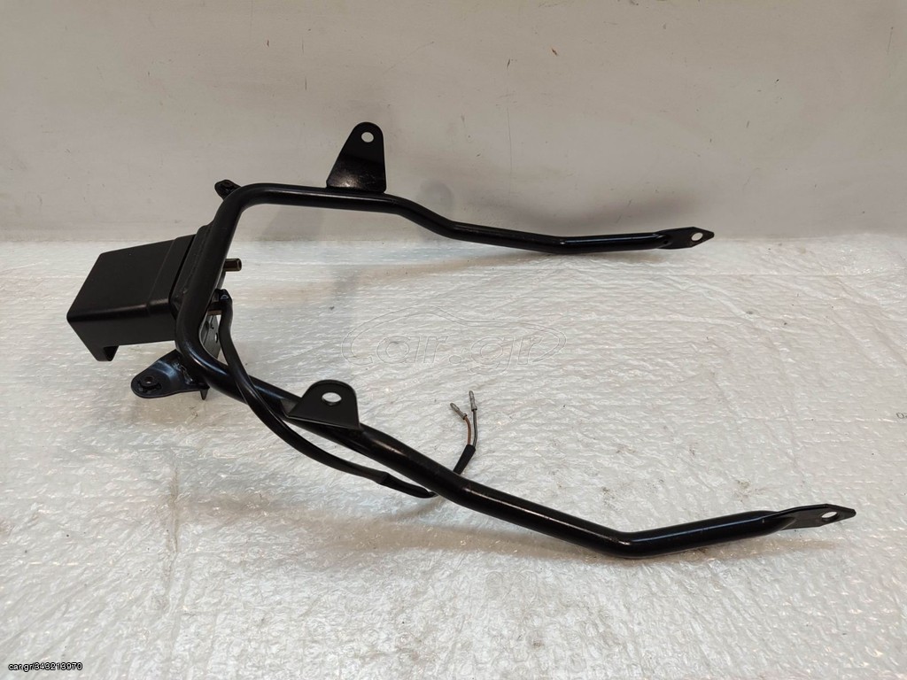 Suzuki GSXR 750 σίδερο υποπλαίσιο & φανάρι πινακίδας 89’