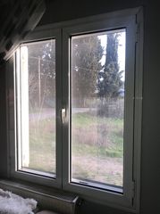 Δίφυλλο ανοιγόμενο παράθυρο αλουμινίου με διπλά τζάμια, σίτα και παντζούρια