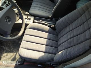Mercedes-Benz E 250 W124 '90-thumb-13