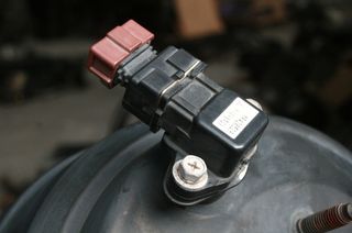 MITSUBHTSI CARISMA  2000-2004  VOLVO S40-V40 96-2004  MODUL SENSORAS   TIM 20E KOD  MR 420529  INE BIDOMENO EPANO STO SEVRO 