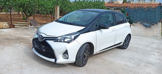 Toyota Yaris '15 Look Hybrid 