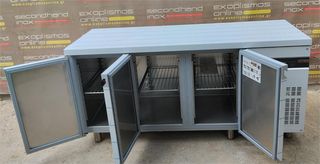 Ψυγείο Πάγκος Συντήρηση Με 3 Πόρτες 179,2x70x87,3Cm INOMAK - Καινούργιο.-thumb-1