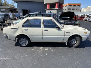 Toyota Corolla 1977-thumb-3