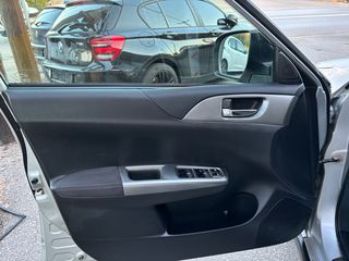 Subaru Impreza 2011-thumb-11