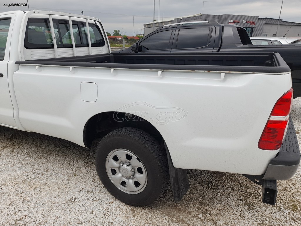 TOYOTA HILUX 4X4 MONOKAMPINO KAROTSA 2013 