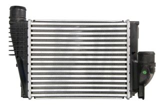 Ψυγείο αέρα υπερπλήρωσης CITROEN JUMPY III, SPACETOURER; FIAT SCUDO; OPEL VIVARO C, ZAFIRA LIFE; PEUGEOT EXPERT, TRAVELLER 1.5D/1.6D/2.0D 04.16-