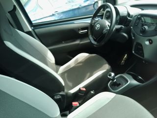Toyota Aygo (X) 2016-thumb-3