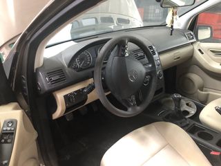 MERCENDES-BENZ A150-thumb-1