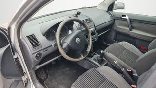 Volkswagen Polo 2007-thumb-8