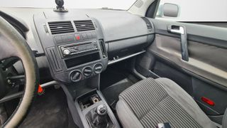 Volkswagen Polo 2007-thumb-10