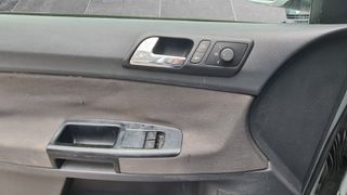 Volkswagen Polo 2007-thumb-11
