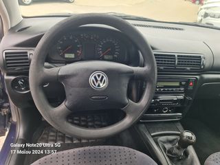 Volkswagen Passat 1998-thumb-14