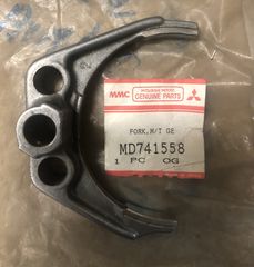 ΦΟΥΡΚΕΤΑ ΣΑΣΜΑΝ 3ης - 4ης MITSUBISHI LANCER - GALANT - ECLIPSE - SPACE RUNNER (MD741558)  