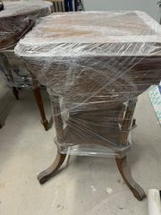 Ένα Τραπεζάκι 80 Χ 45 Χ 45 ανοικτά 95 Χ 95