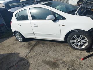 Opel Corsa 2008 diesel για ανταλλακτικα μηχανικά και φανοποιεία-thumb-3
