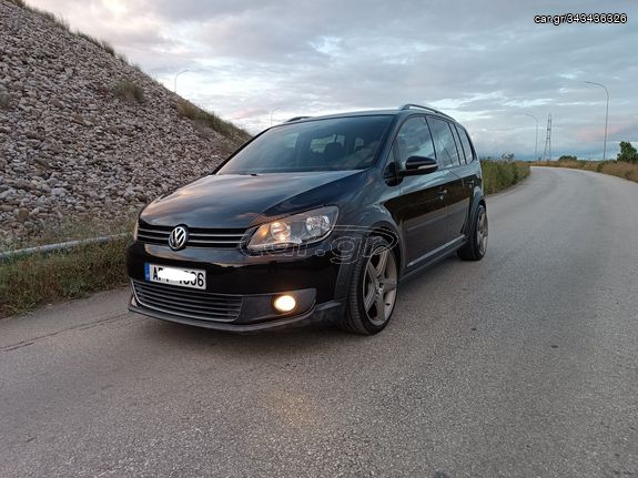 Volkswagen Touran '14 Cross 1.6 TDI DSG (7-Gear)