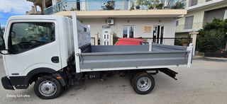 Nissan Cabstar 2013-thumb-1