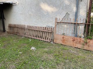 Κάγκελα και αυλόπορτα 