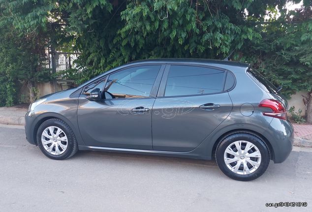 Peugeot 208 '16 blue hdi