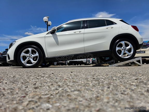Mercedes-Benz GLA 180 '17  "URBAN"AUTOΜΑΤΙC-CAMERA Android Auto/Apple car!!!
