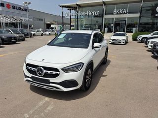 Mercedes-Benz GLA 200 '22